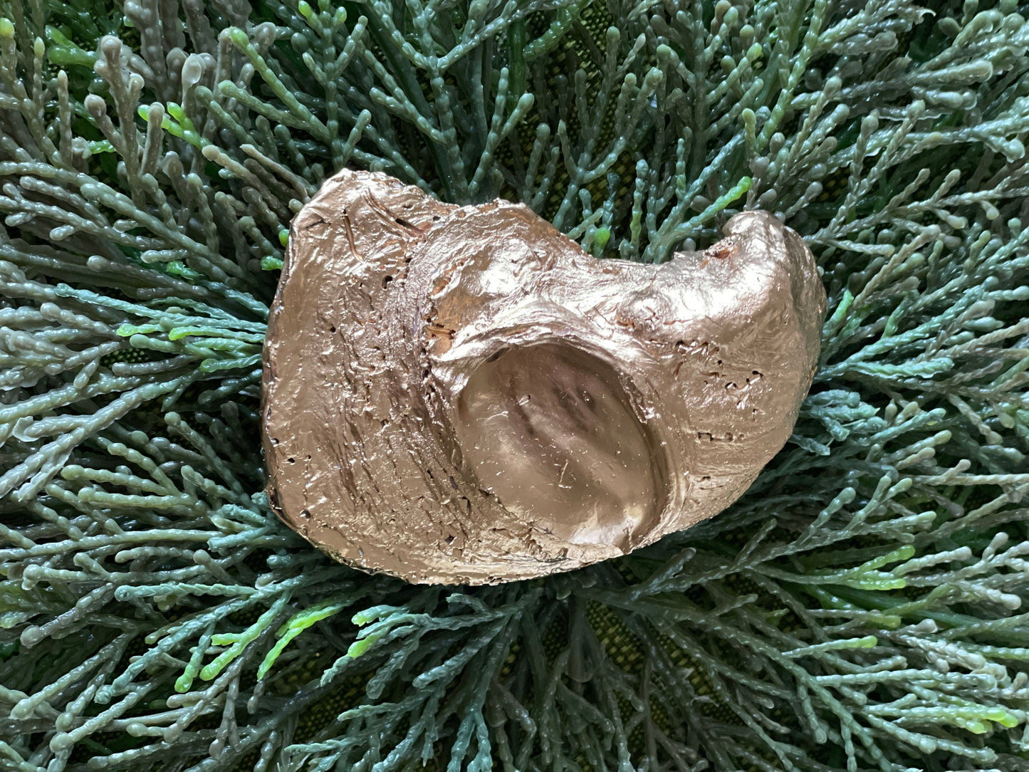 Blue and white Chinoiserie decoupaged oyster shell trivet dish/jewelry tray