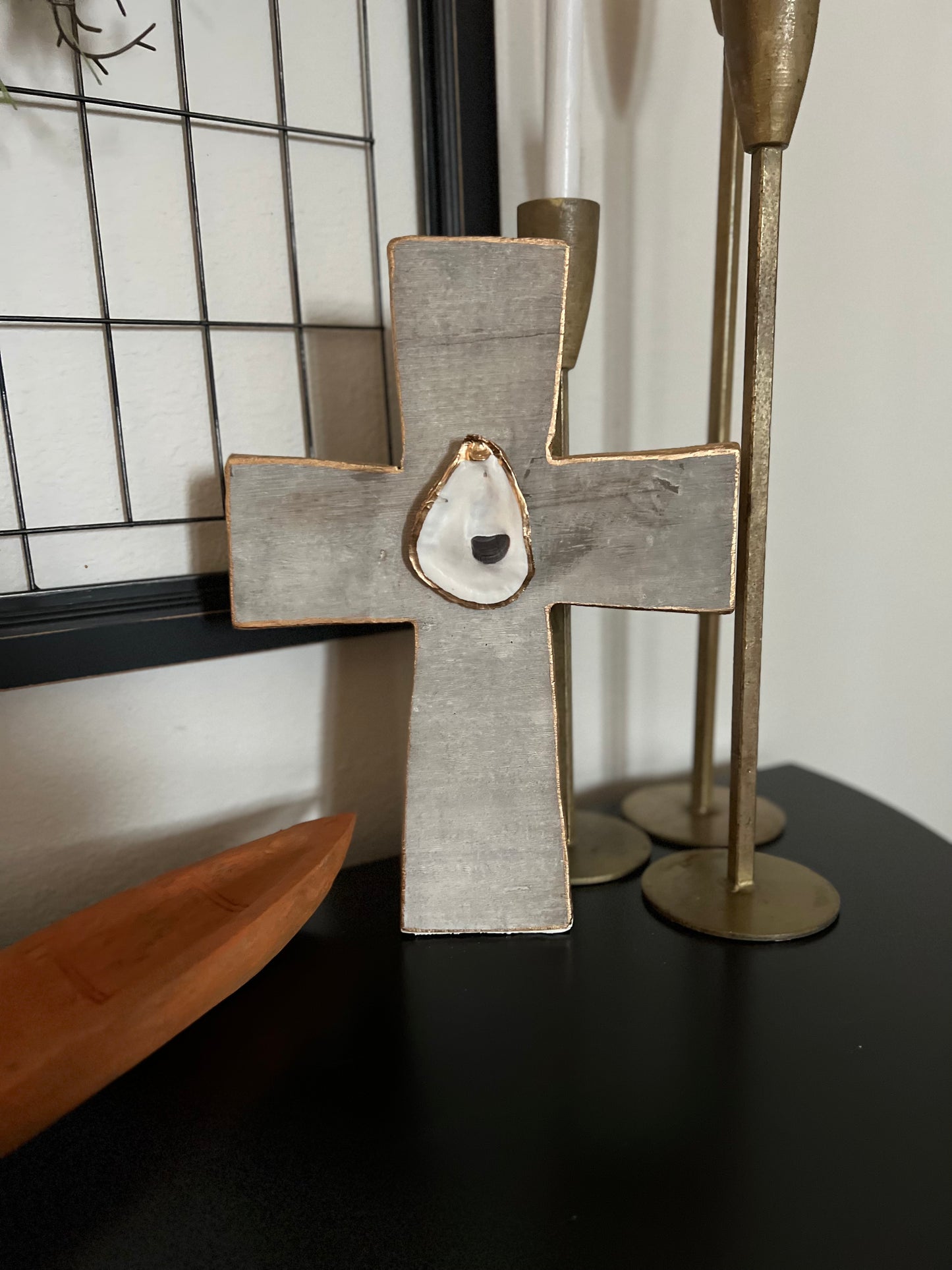Wooden oyster cross accent