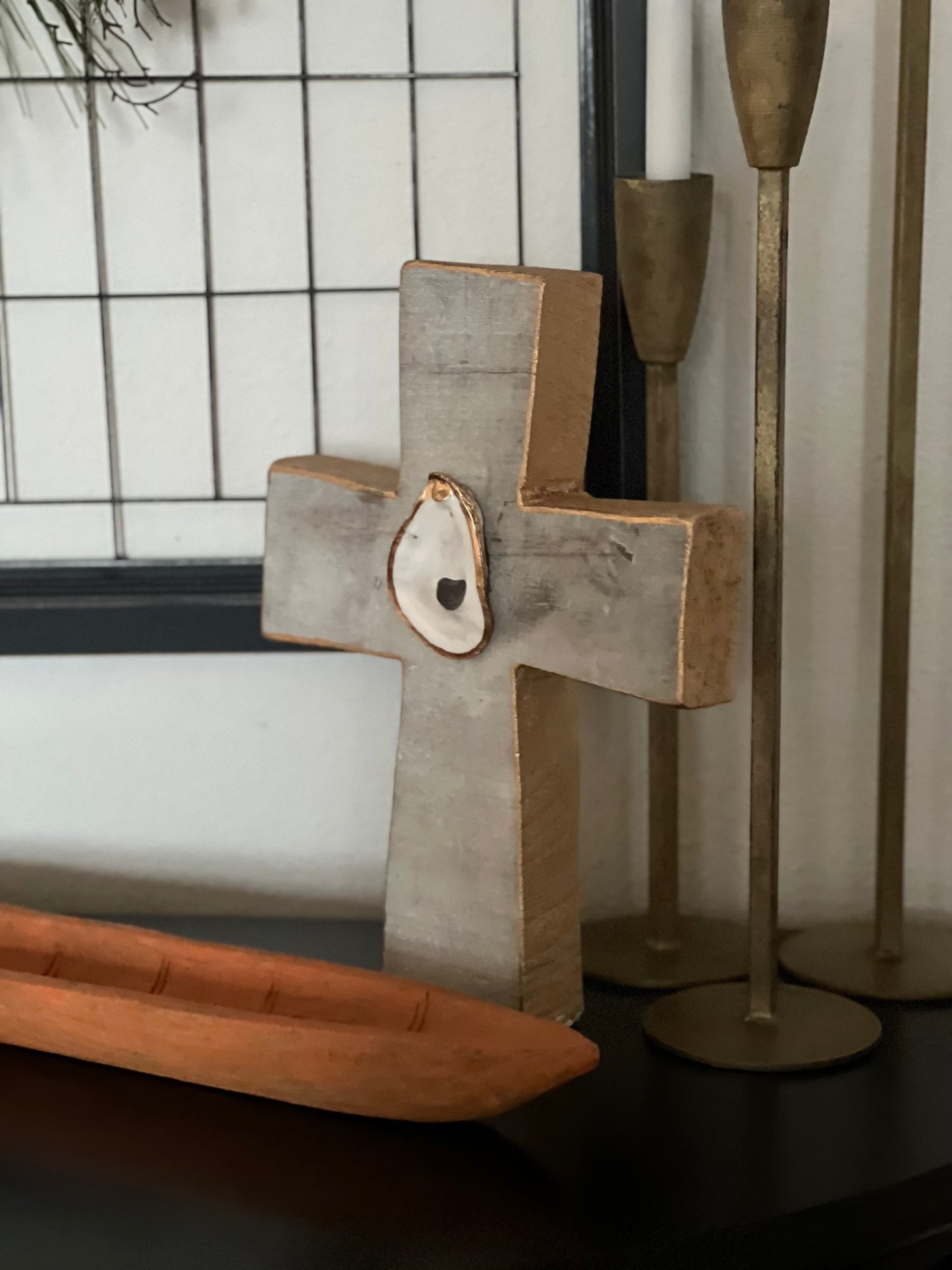Wooden oyster cross accent