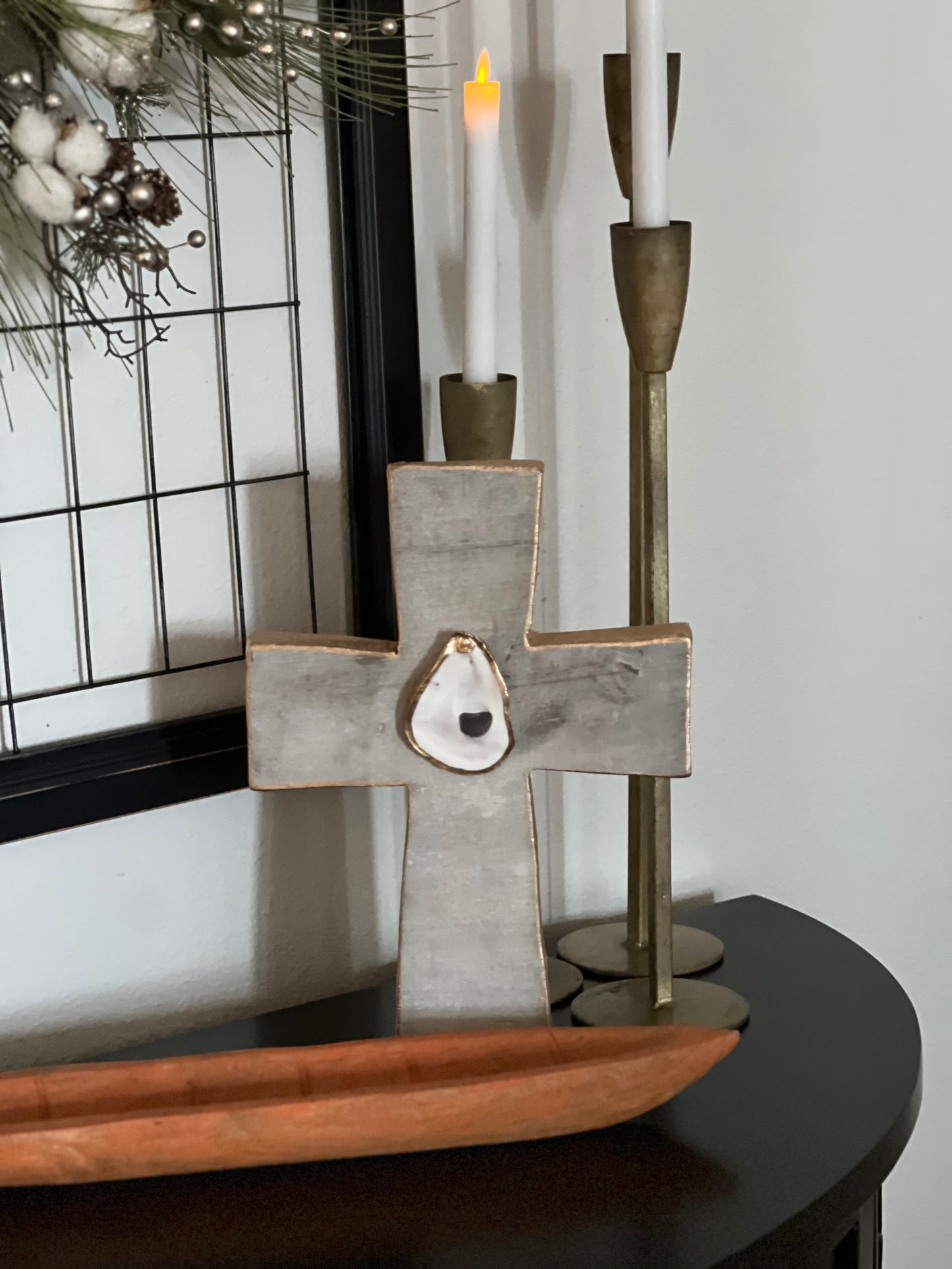 Wooden oyster cross accent