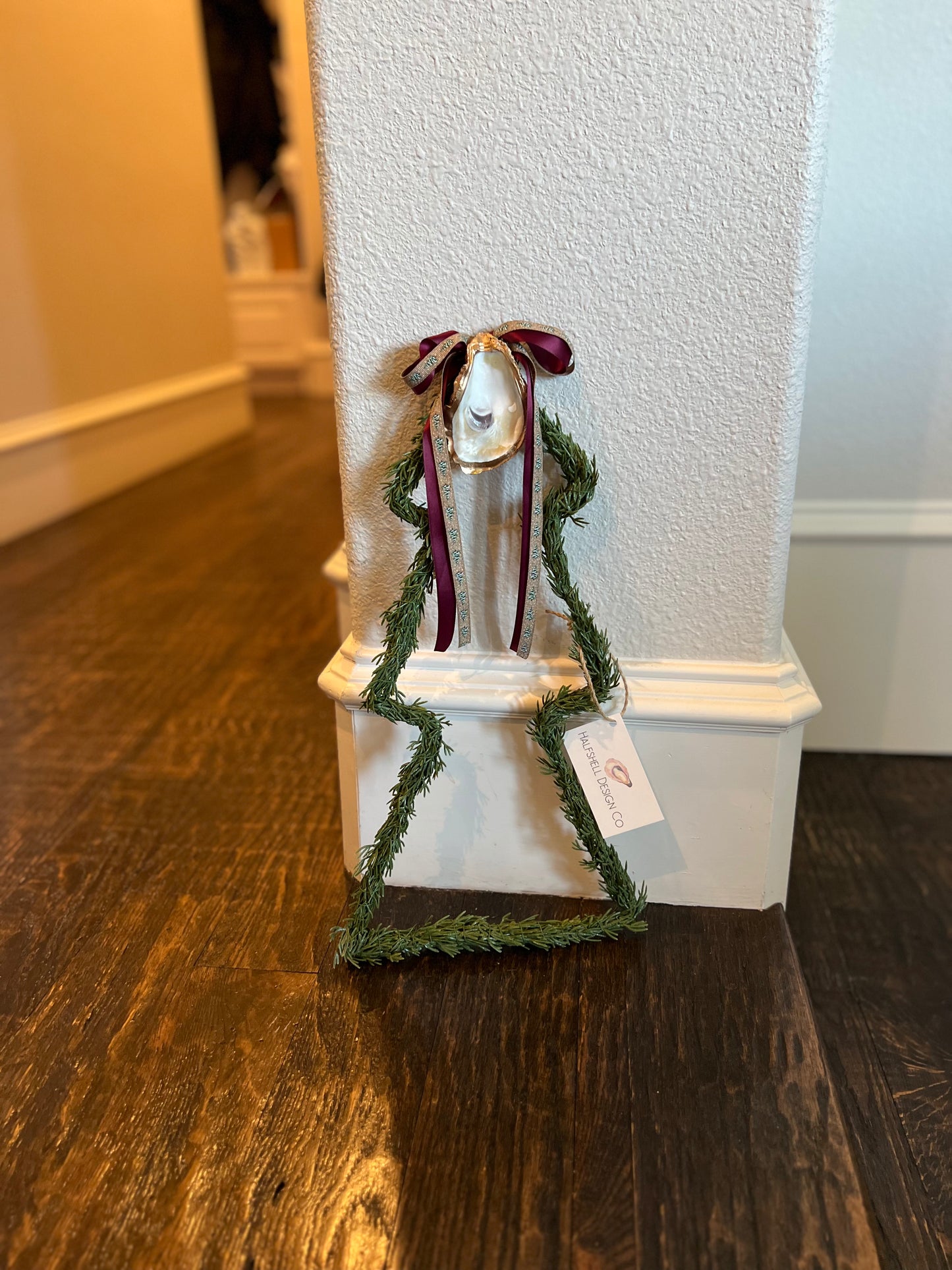 Christmas tree oyster shell door hanger