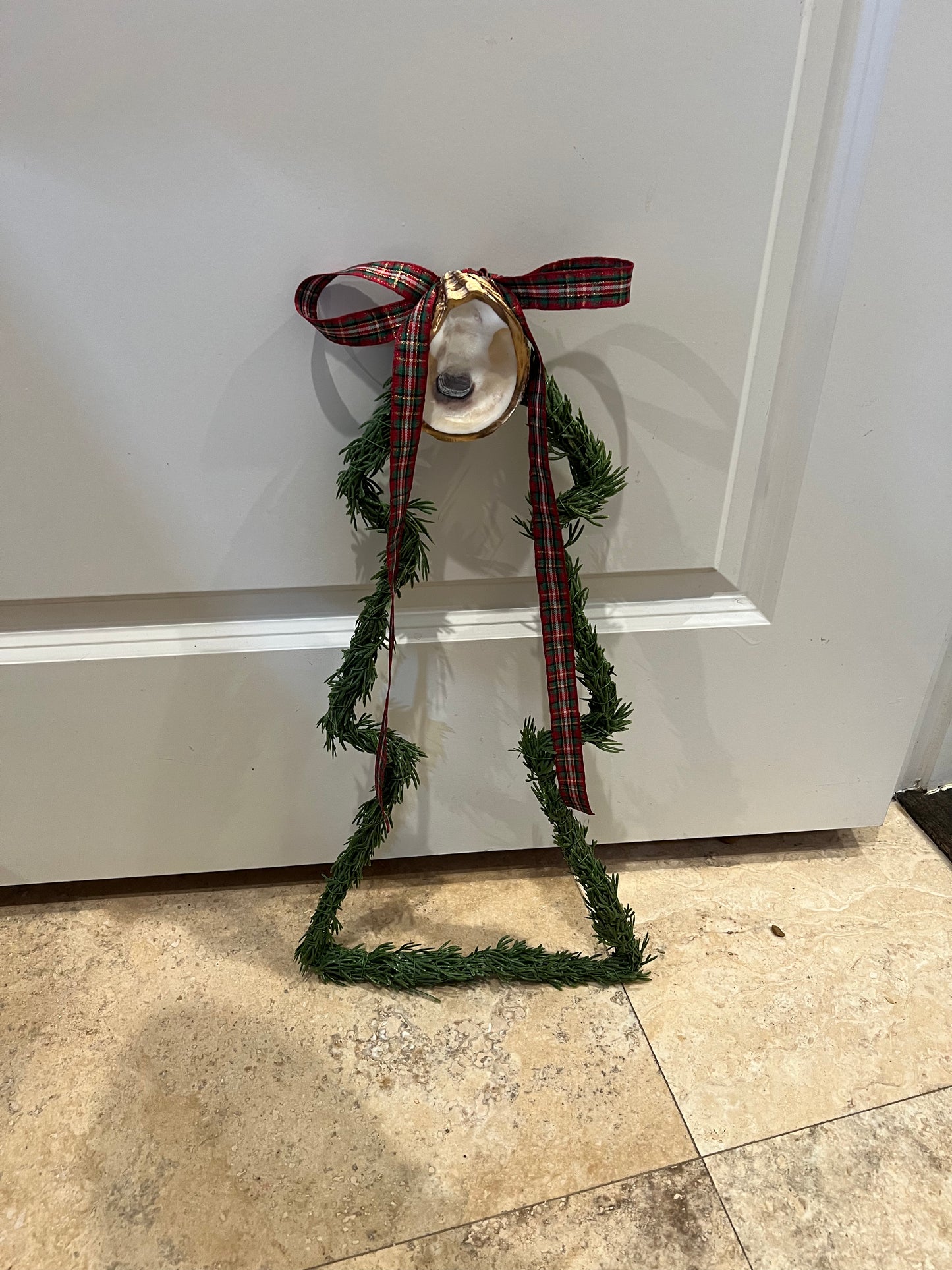 Christmas tree oyster shell door hanger