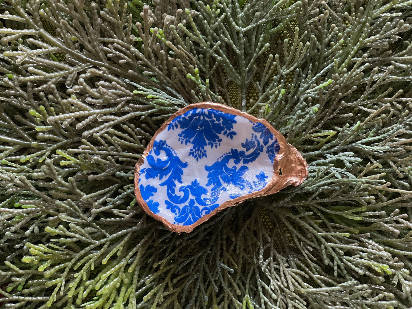 Blue and white Chinoiserie decoupaged oyster shell trivet dish/jewelry tray