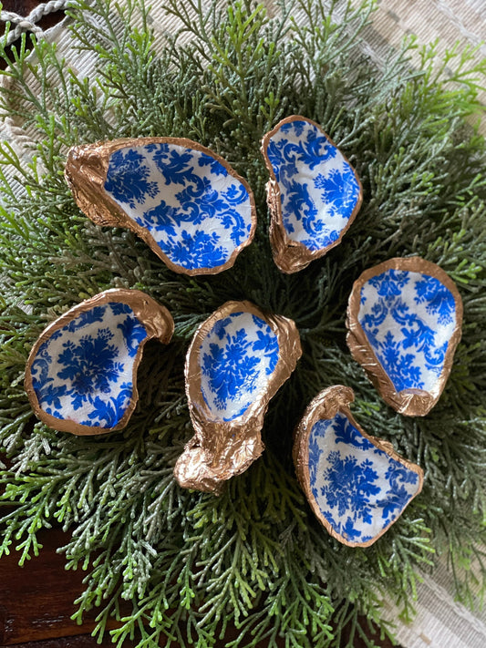 Blue and white Chinoiserie decoupaged oyster shell trivet dish/jewelry tray
