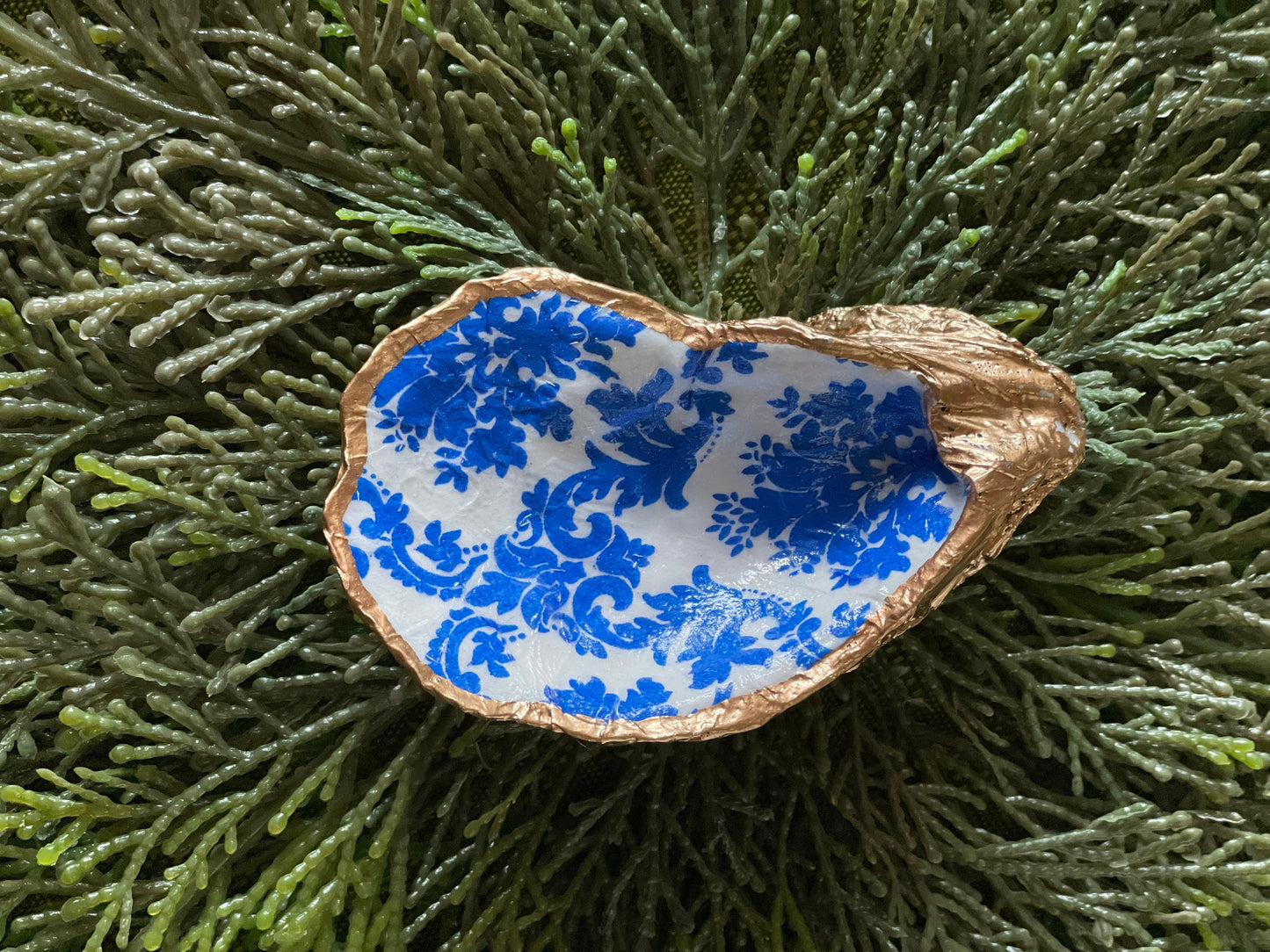 Blue and white Chinoiserie decoupaged oyster shell trivet dish/jewelry tray