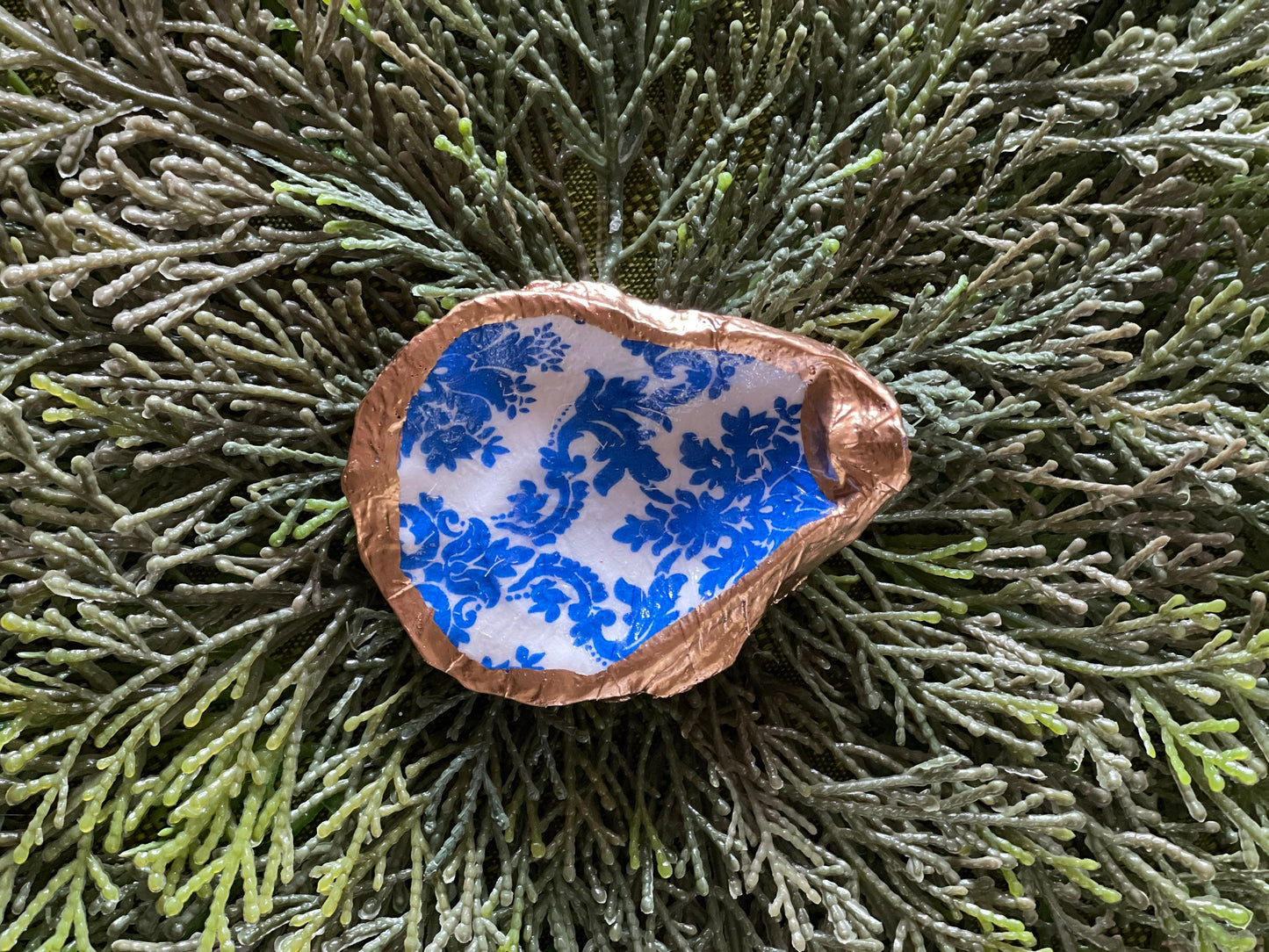 Blue and white Chinoiserie decoupaged oyster shell trivet dish/jewelry tray