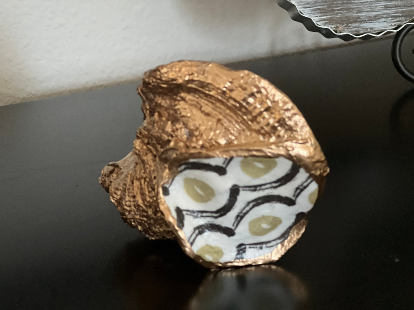 Decoupaged double-sided Oyster trinket
