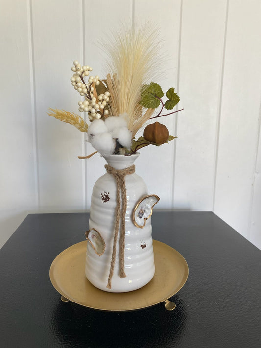 Oyster accent vase