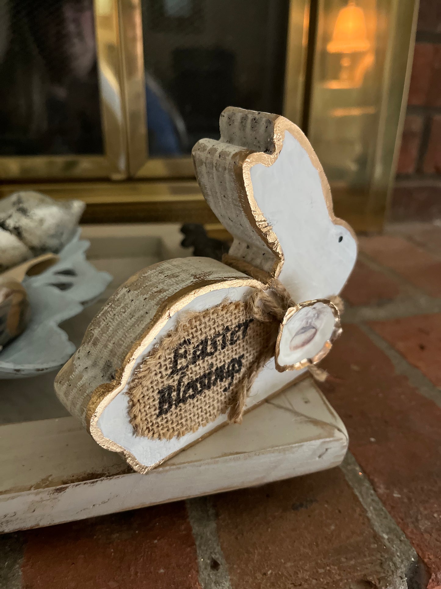 Easter bunny oyster accent