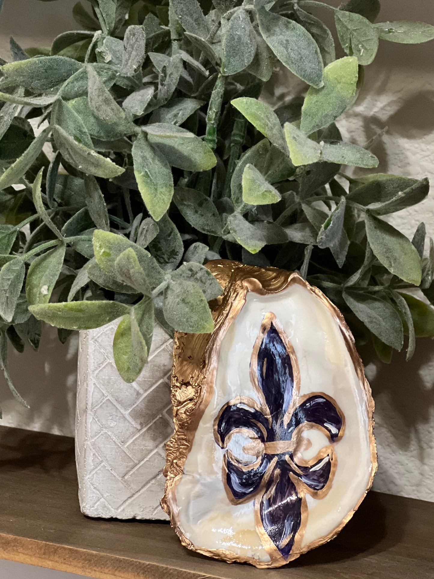 Hand painted Fleur de lis oyster trinket