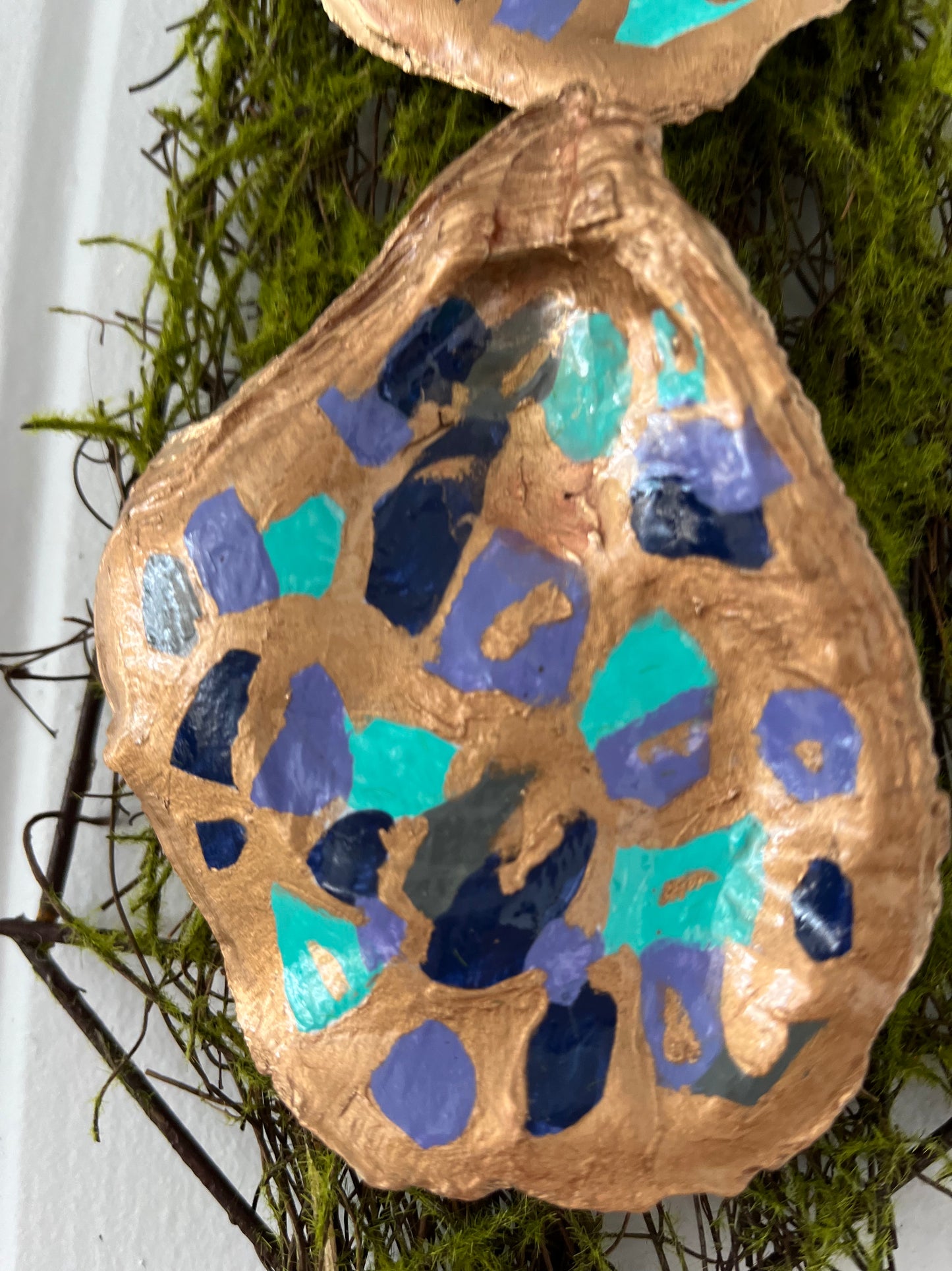 Oyster cross