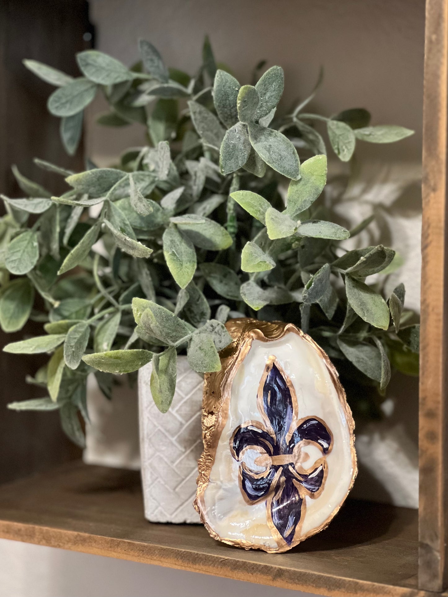 Hand painted Fleur de lis oyster trinket