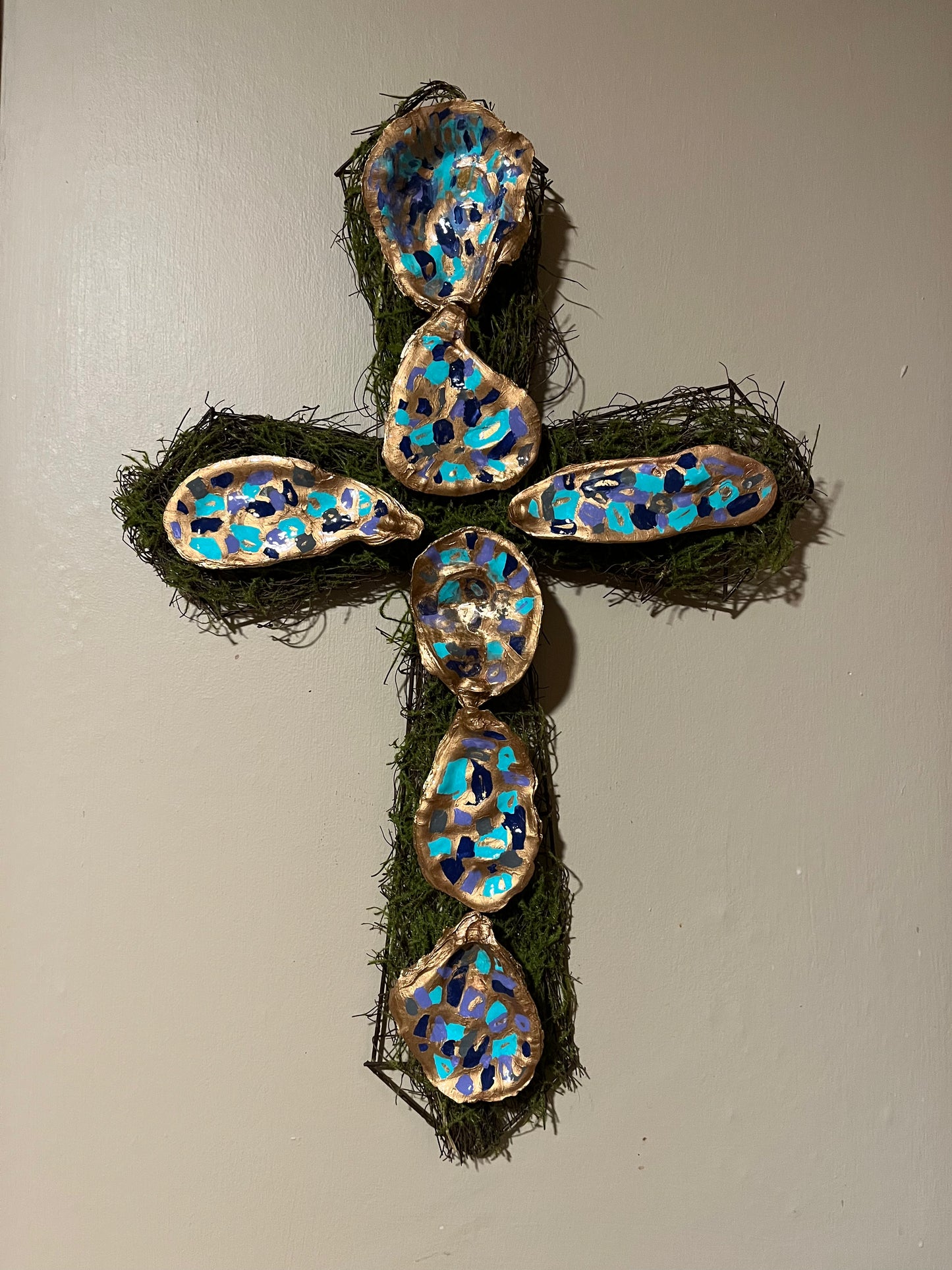 Oyster cross